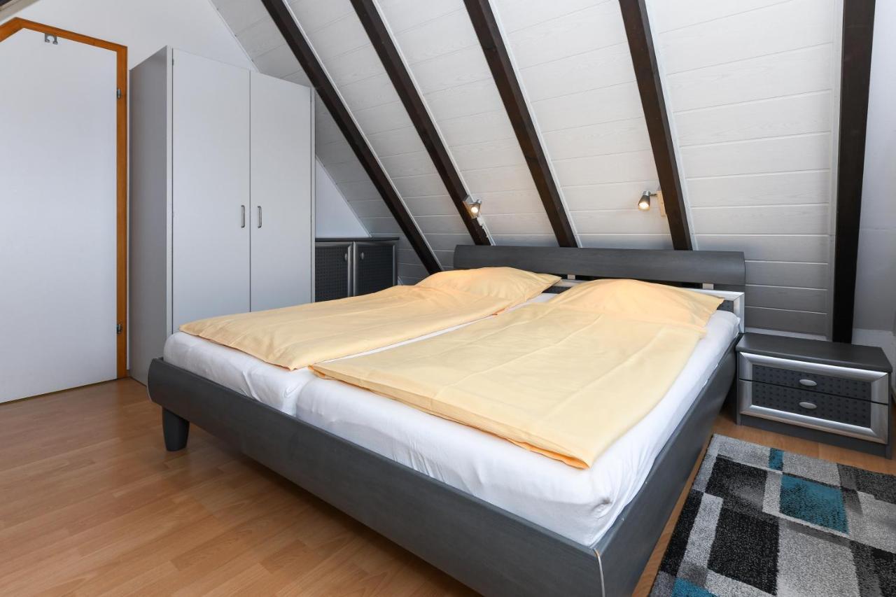Haus Nordseepferdchen Holiday home Bensersiel